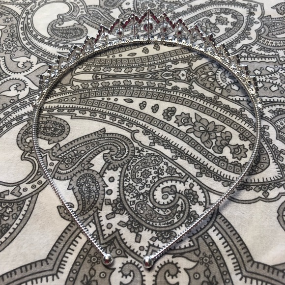 ⬇️ Rhinestone tiara - Picture 2 of 6